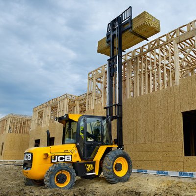 Forklift unloading machinery and industrial equipment in Benfleet
